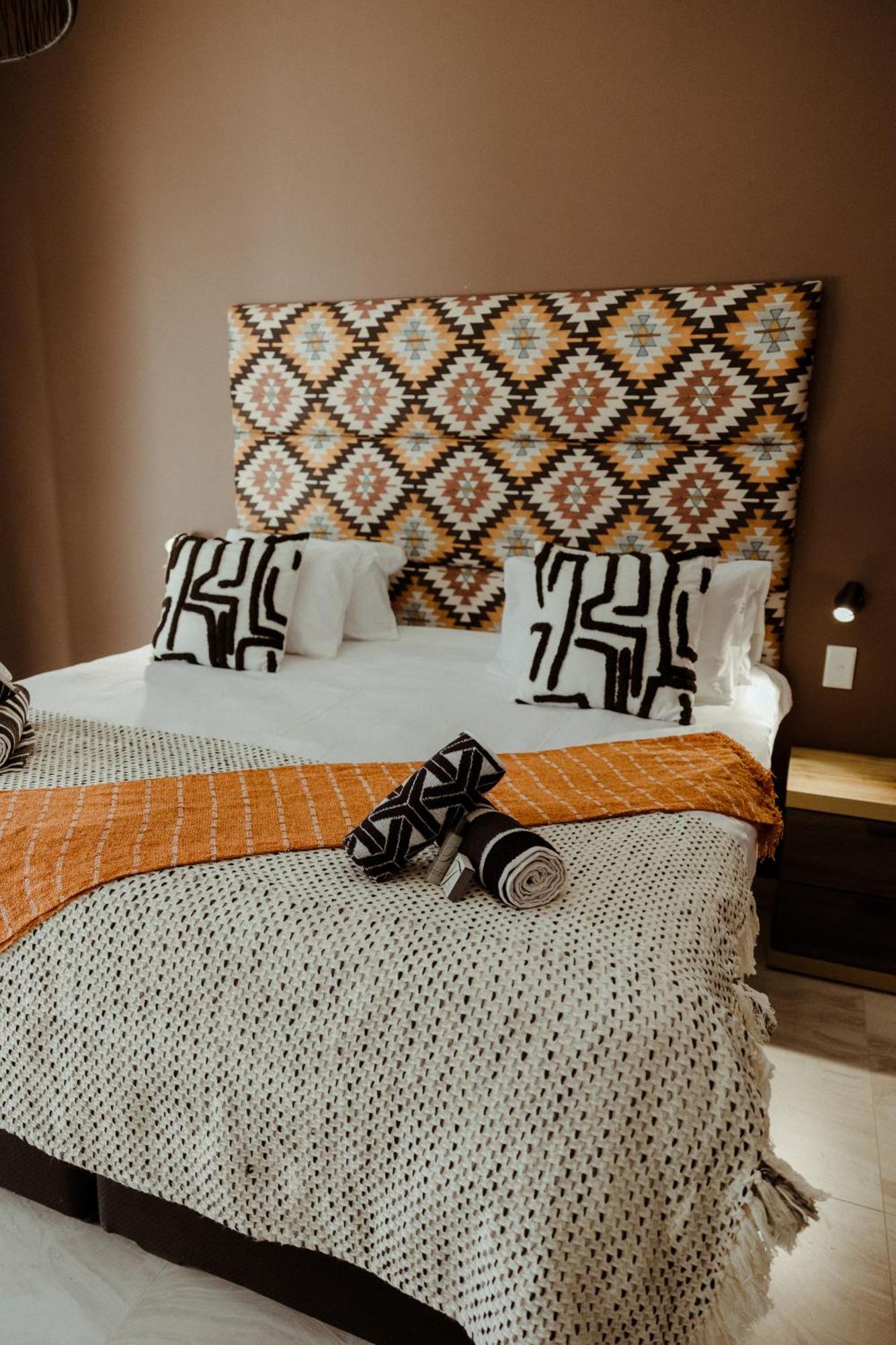 Out Of Africa Town Lodge Otjiwarongo Kültér fotó