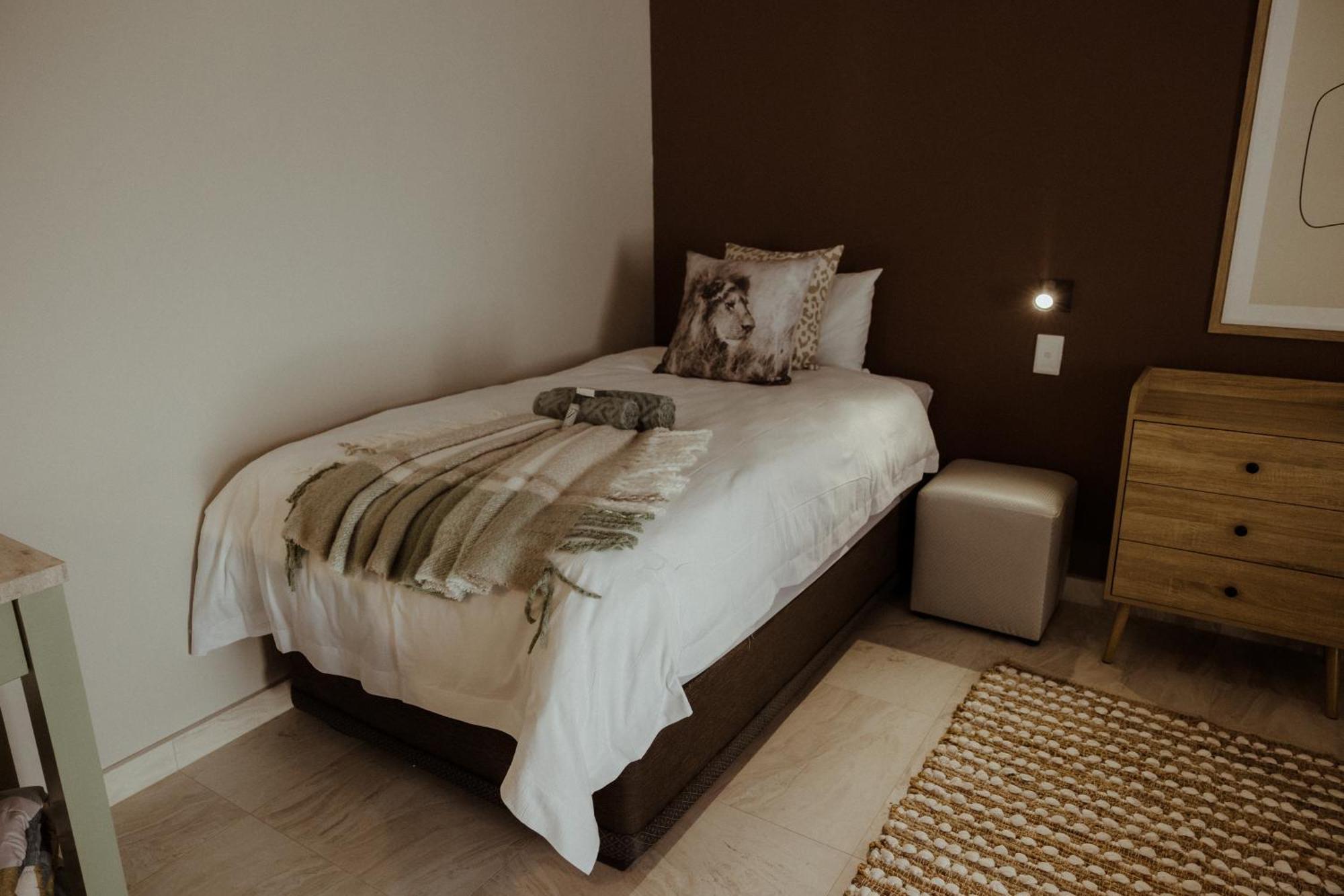 Out Of Africa Town Lodge Otjiwarongo Kültér fotó