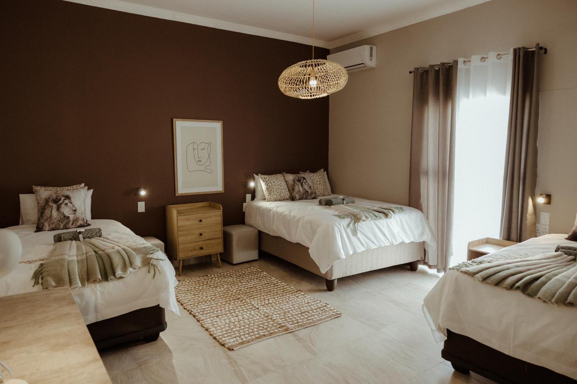 Out Of Africa Town Lodge Otjiwarongo Kültér fotó