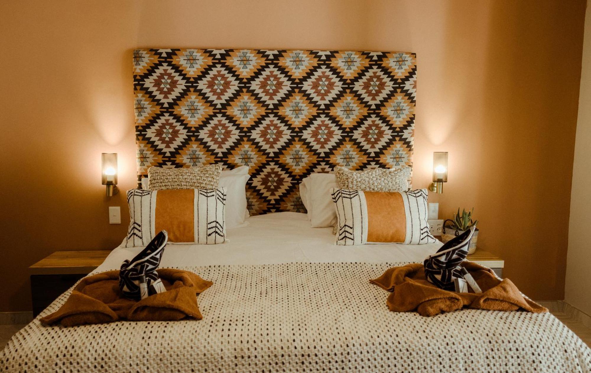 Out Of Africa Town Lodge Otjiwarongo Kültér fotó